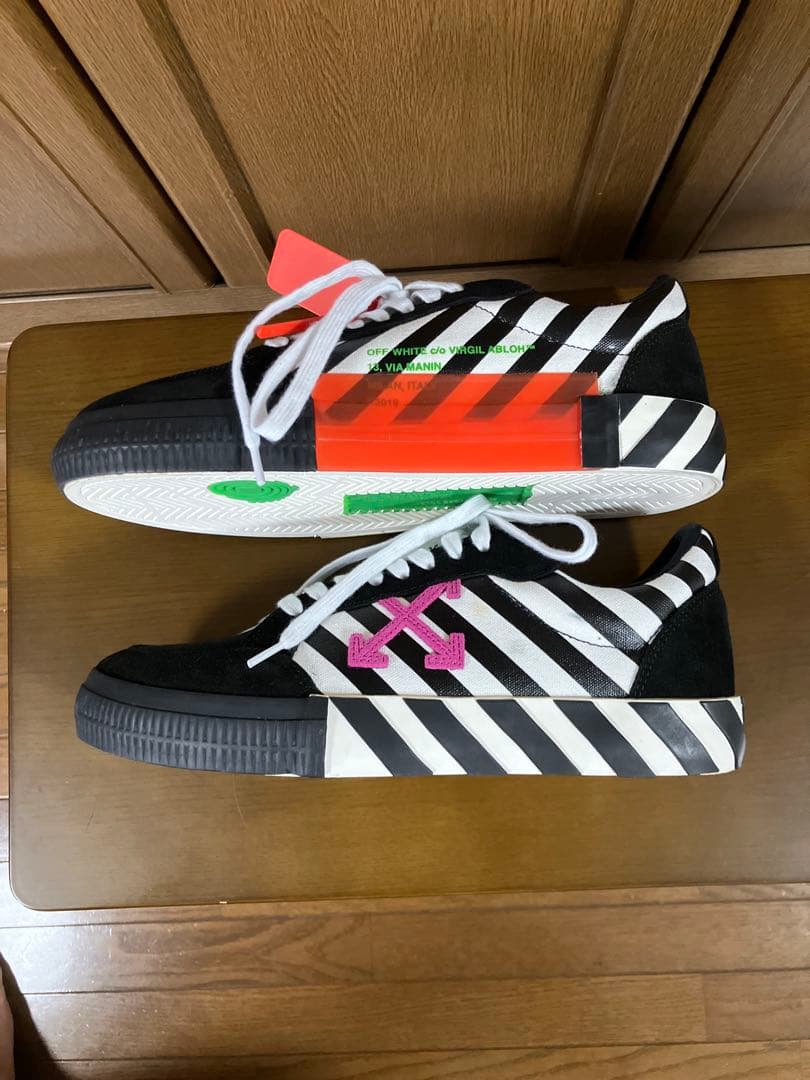 オフホワイト OFF WHITE ダイアゴナル ロー バルカナイズド