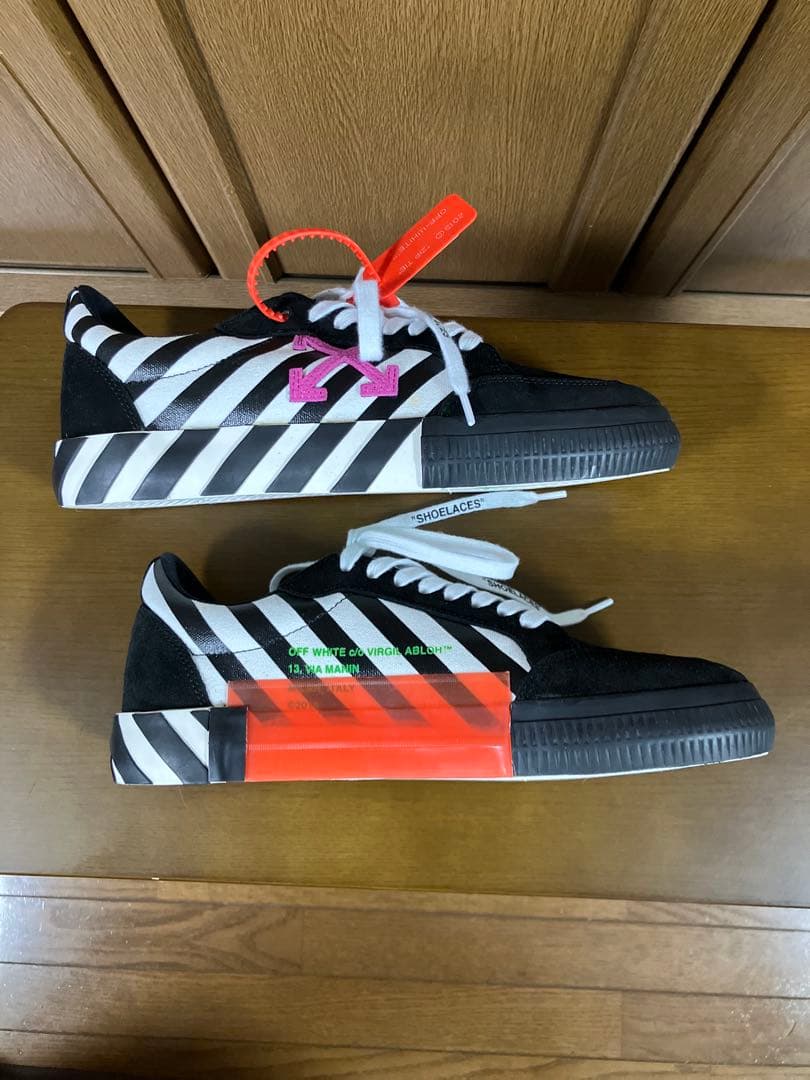 オフホワイト OFF WHITE ダイアゴナル ロー バルカナイズド