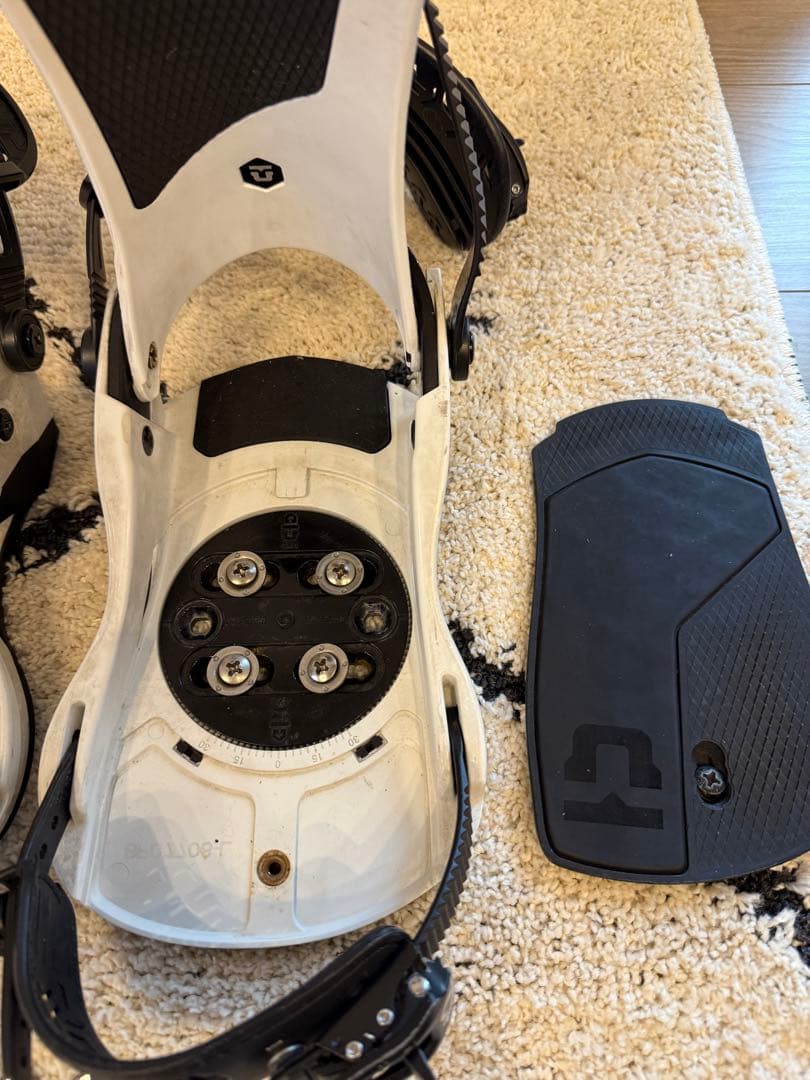 UNION ATLAS バインディング　White Mサイズ