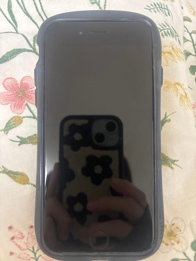 iPhone SE (第2世代)ホワイト　バッテリー残83%