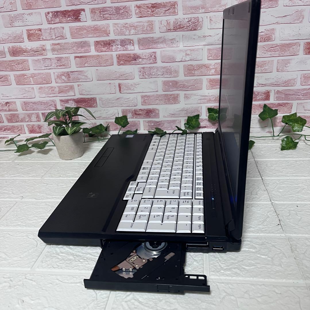 ★高解像度美品　SSD256GB メモリ8GB★A747/S ノートPC150