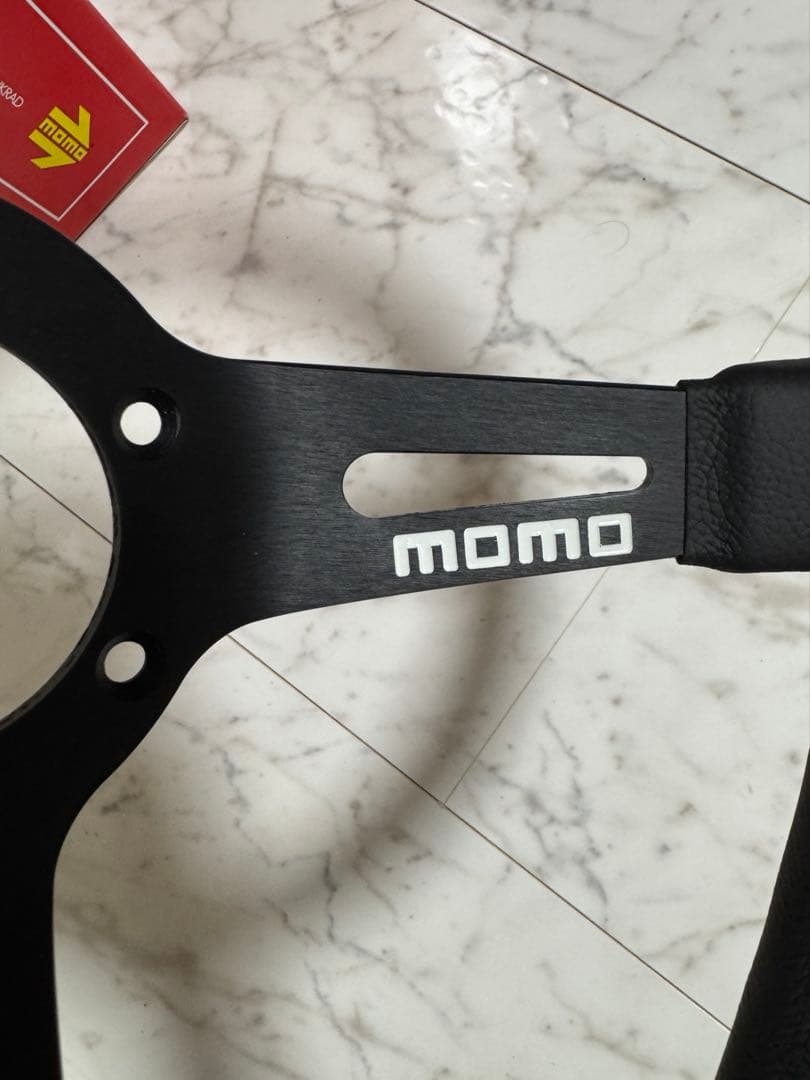 momo ステアリング Full Speed 328D ブラック