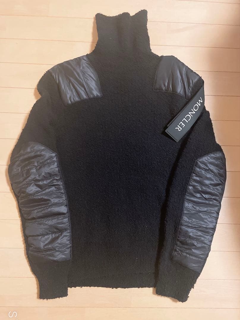 MONCLER タートルネックニットセーター　サイズ M