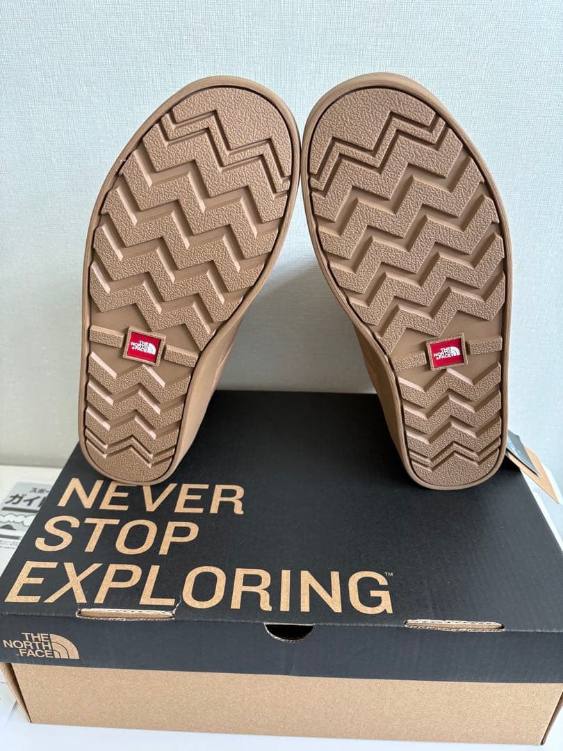 新品未使用品　箱入タグ付　ノースフェイス　ベージュ　ブーツ　24センチ