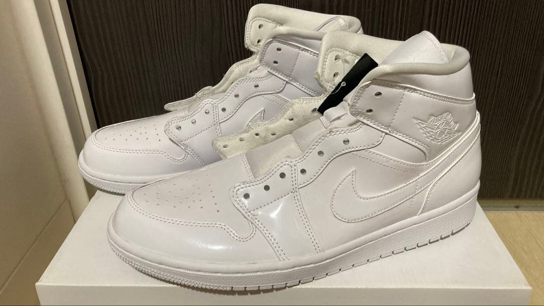 靴 WMNS NIKE AIR JORDAN 1 MID 28.5