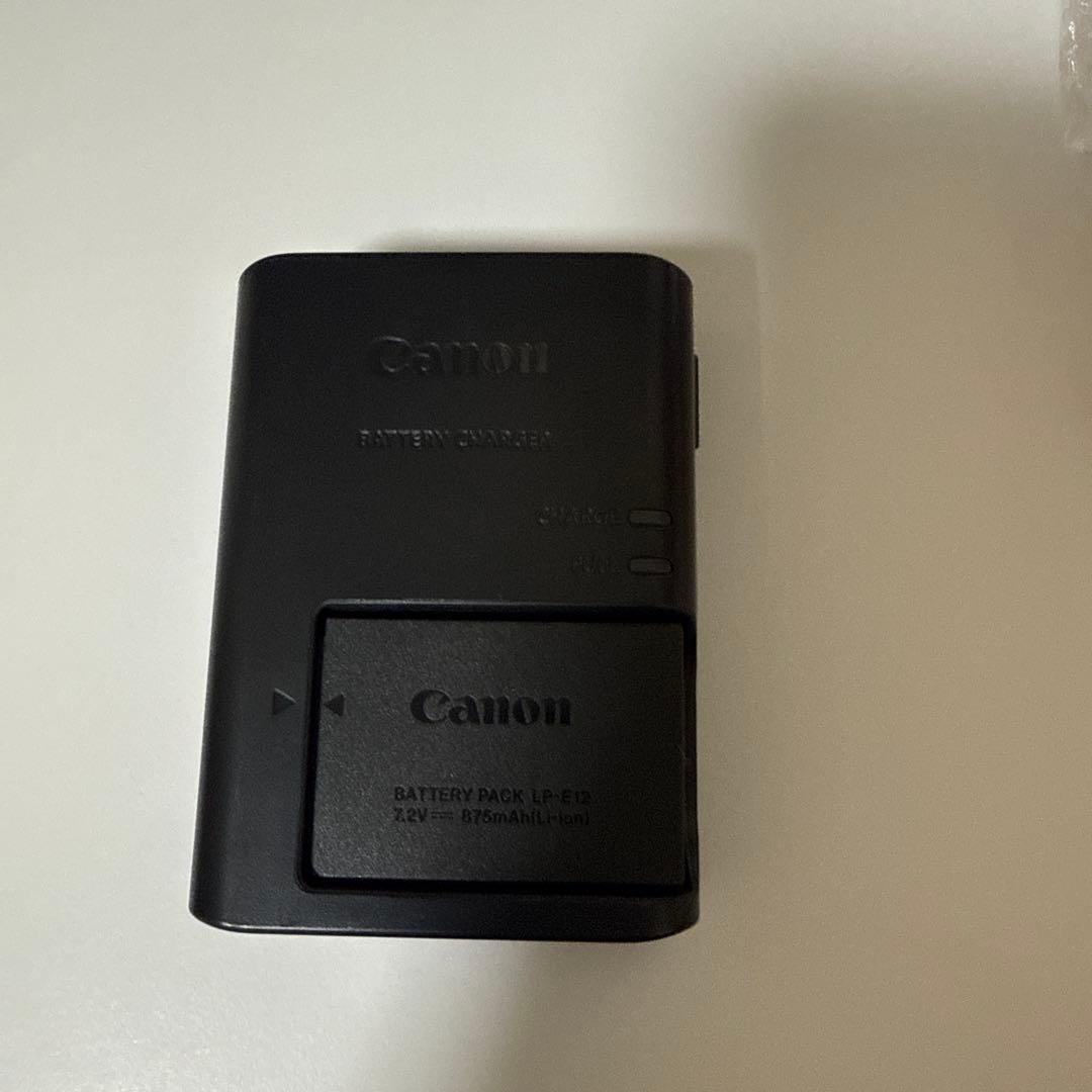 Canon eos kissM2 レンズキット　ミラーレス一眼 保護カバー付