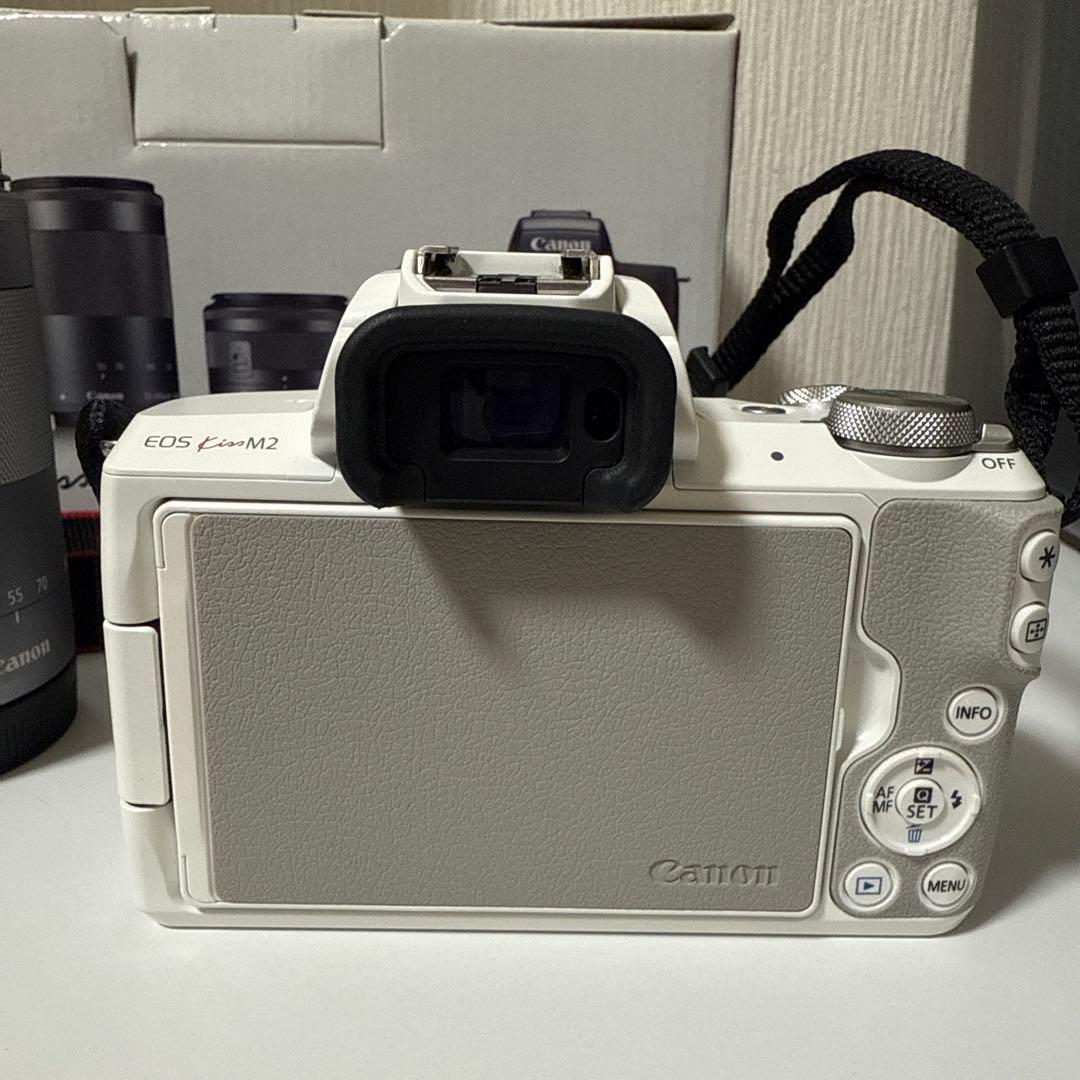 Canon eos kissM2 レンズキット　ミラーレス一眼 保護カバー付