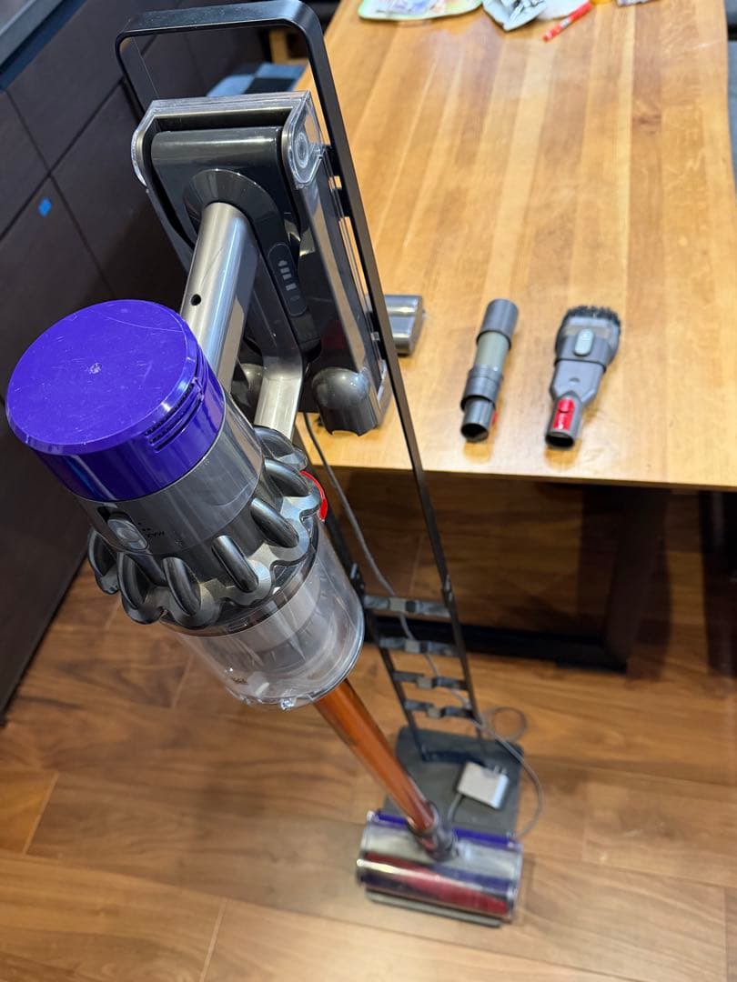 dyson V10(SV12) オプション多数　別売りスタンド付き