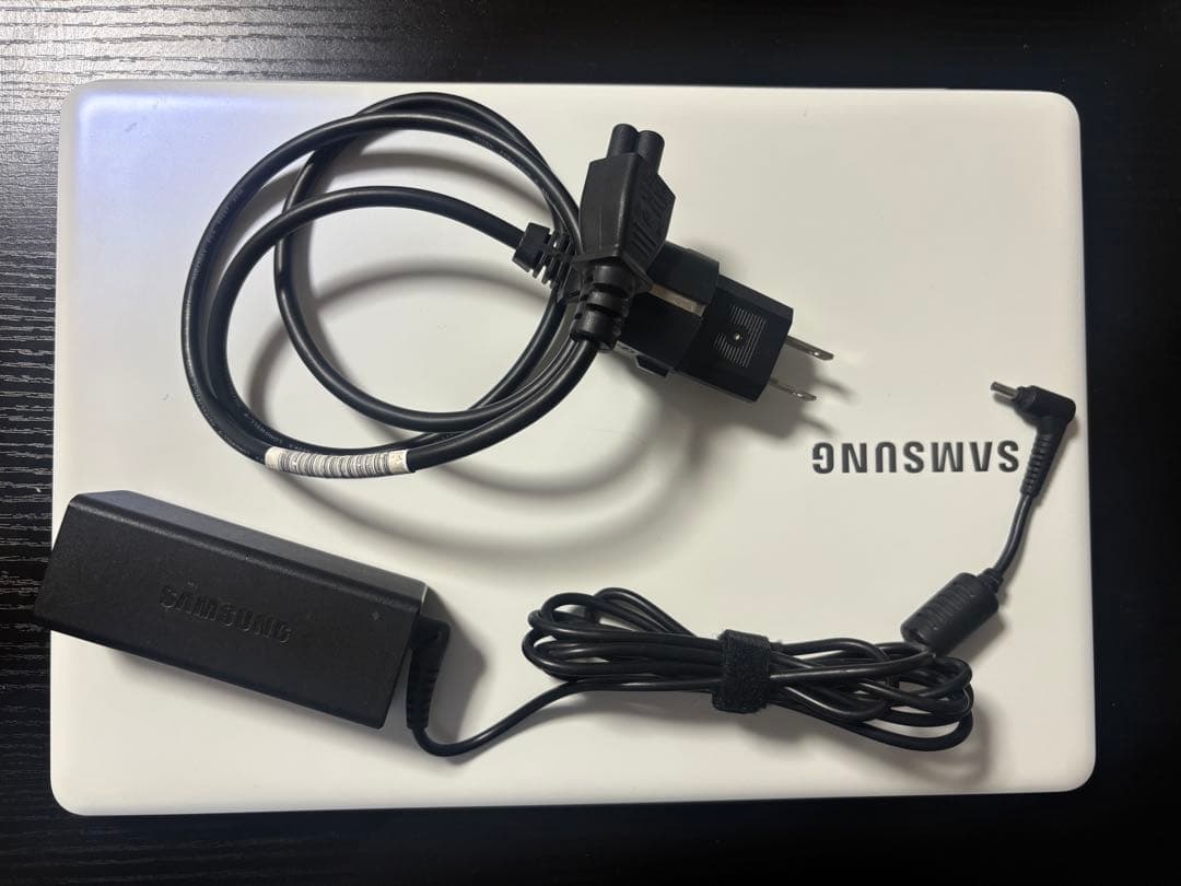 Samsung(韓国製)13.3インチ ノートパソコン