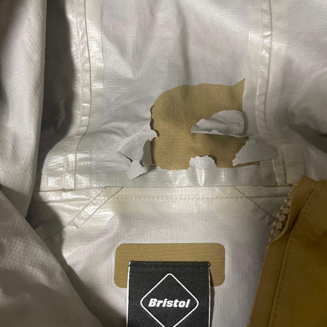 F.C.Real Bristol ナイロンジャケット ベージュ