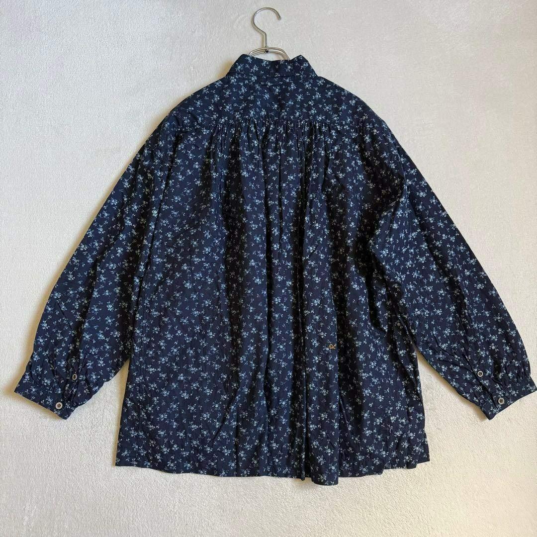 【極美品】45R タペット森花プリントのくしゅくしゅブラウス インディゴ
