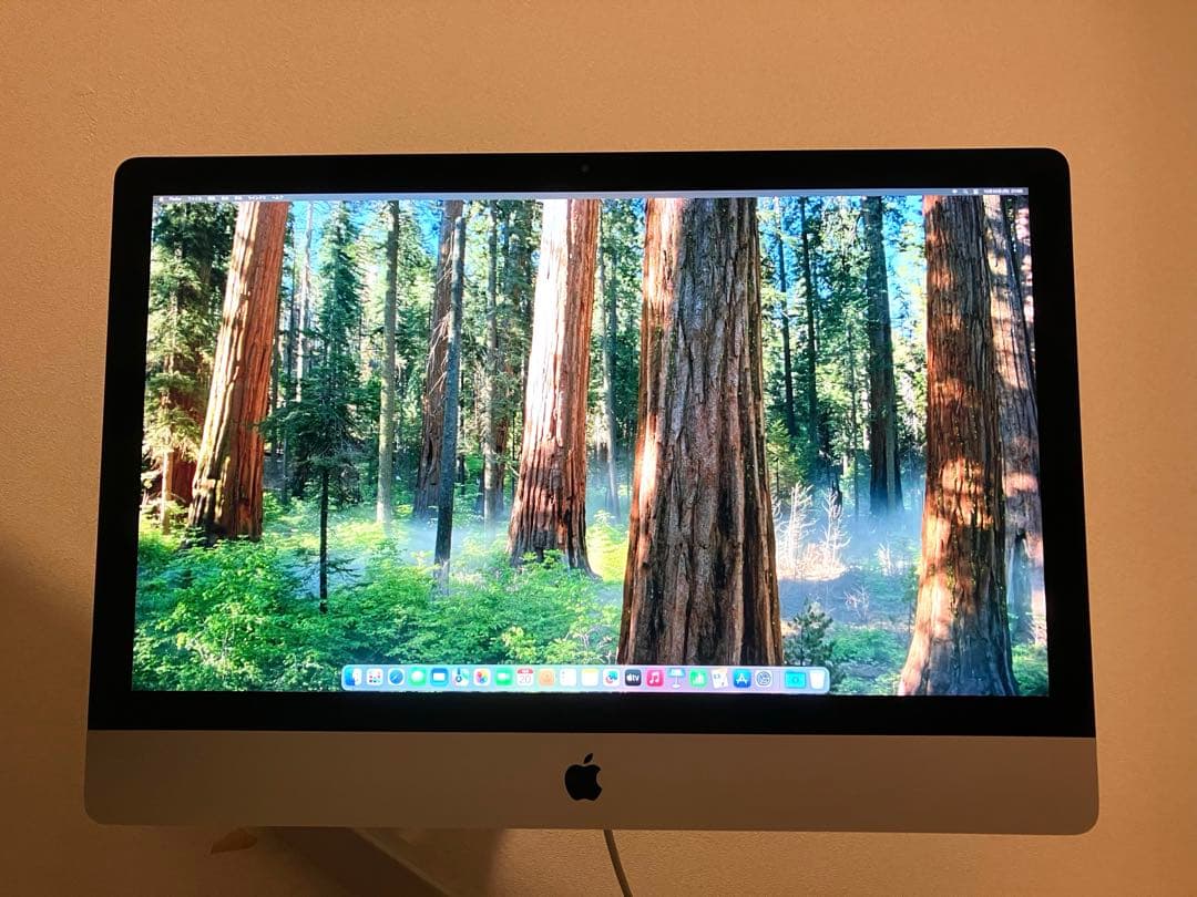 iMac 2019 27インチ Retina5K VESAマウント搭載