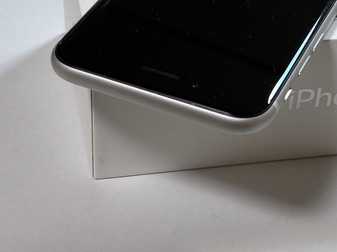 iPhone SE2 64GB ホワイト SIMロック無し