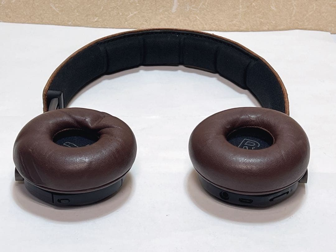 Bang & Olufsen Beoplay ワイヤレスオンイヤーヘッドホン