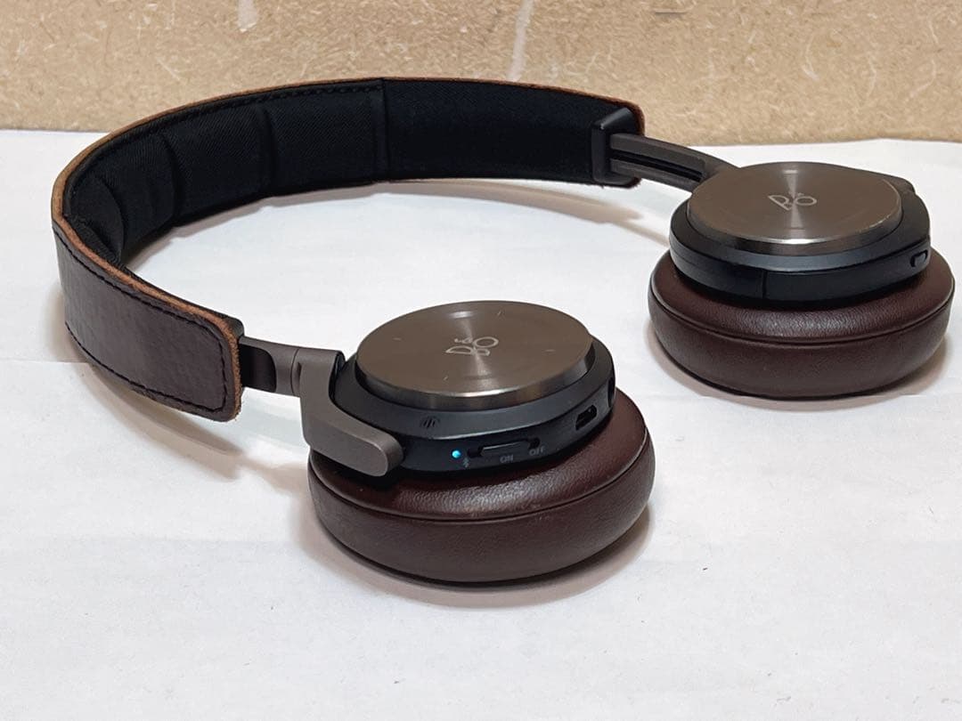Bang & Olufsen Beoplay ワイヤレスオンイヤーヘッドホン