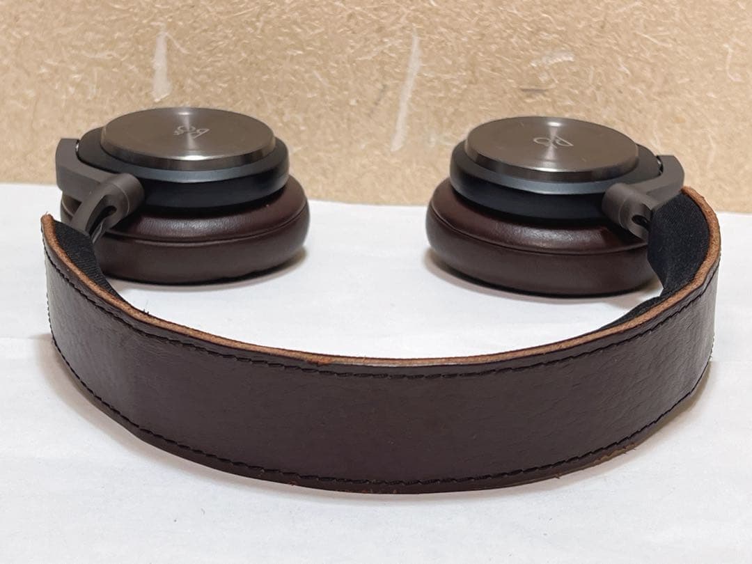 Bang & Olufsen Beoplay ワイヤレスオンイヤーヘッドホン