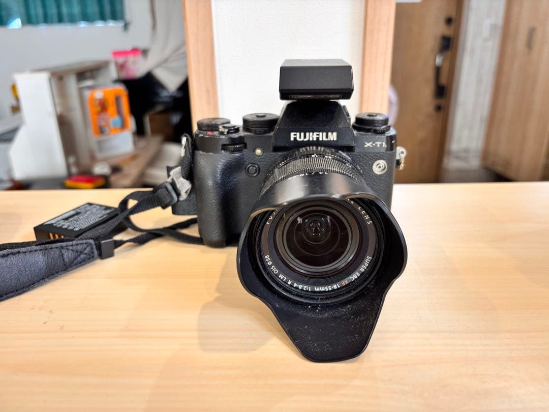 Fujifilm X-T1 ミラーレスカメラ 18-55mmレンズ付き