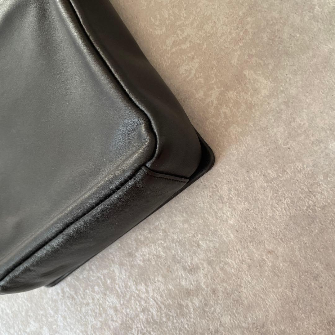 美品 ブリー BREE フラップショルダーバッグ ブラック