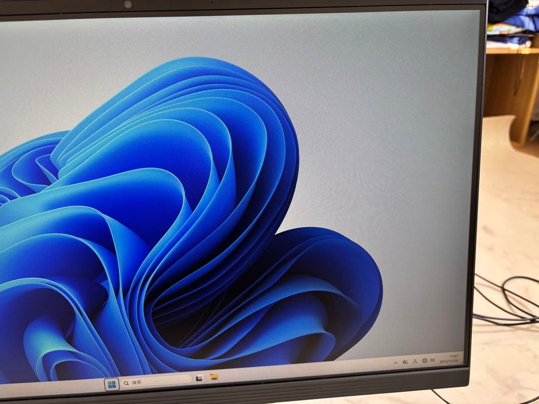 レノボ 24インチ i5-9400T 16GB　SSD512 Office付