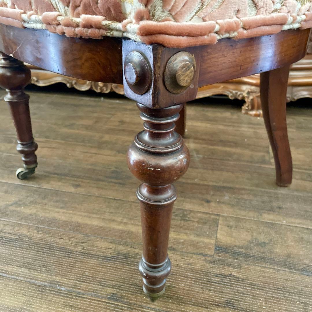 r1063 イタリア製 アームチェア 伝統的なクラシックなデザイン