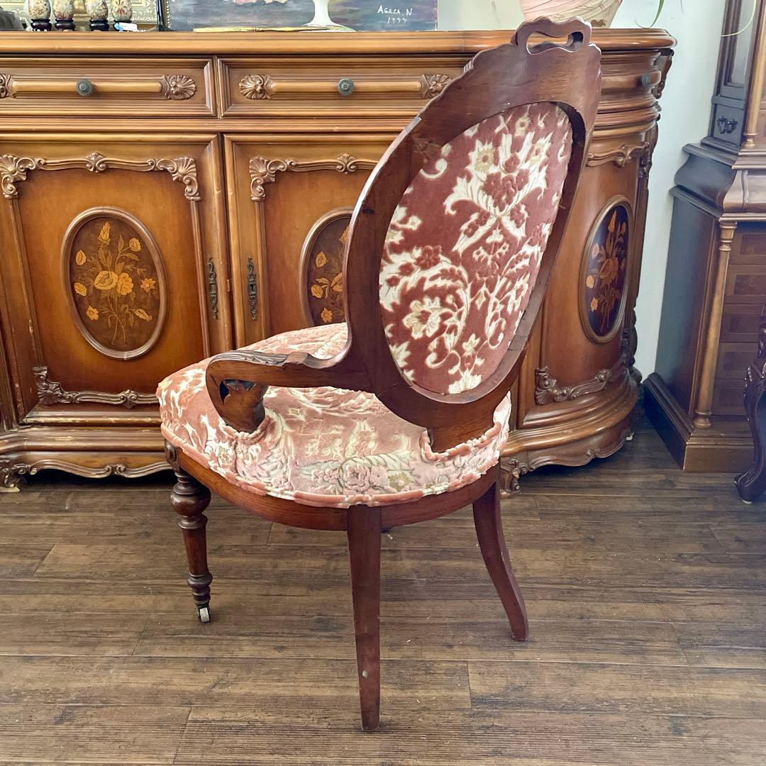 r1063 イタリア製 アームチェア 伝統的なクラシックなデザイン