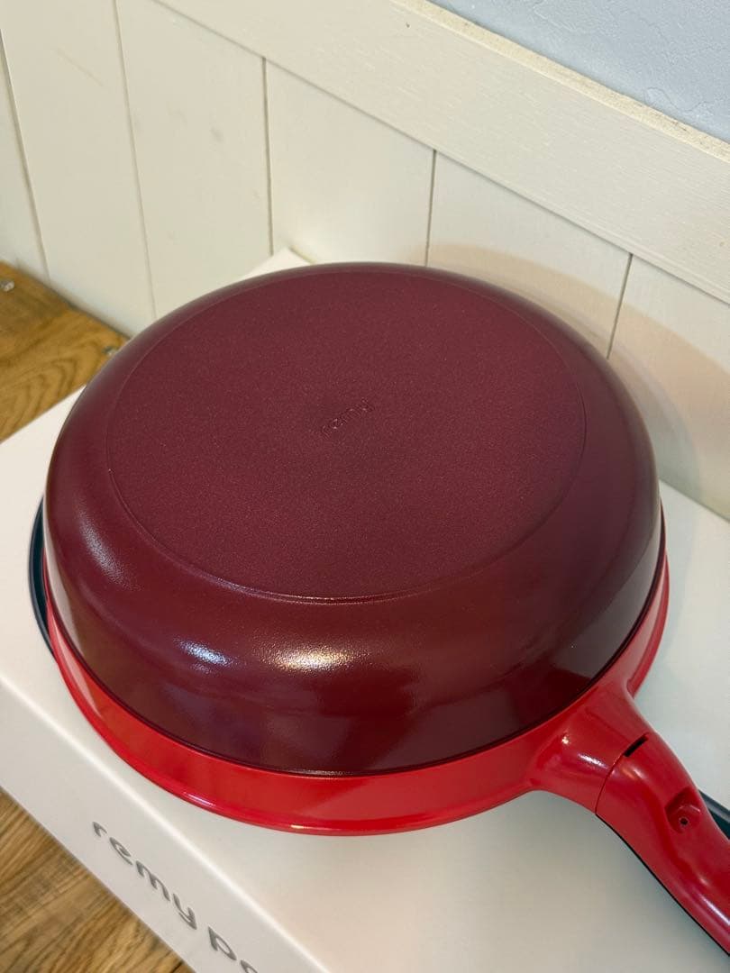 新品 レミパンプラス RHF-302 レッド 24cm