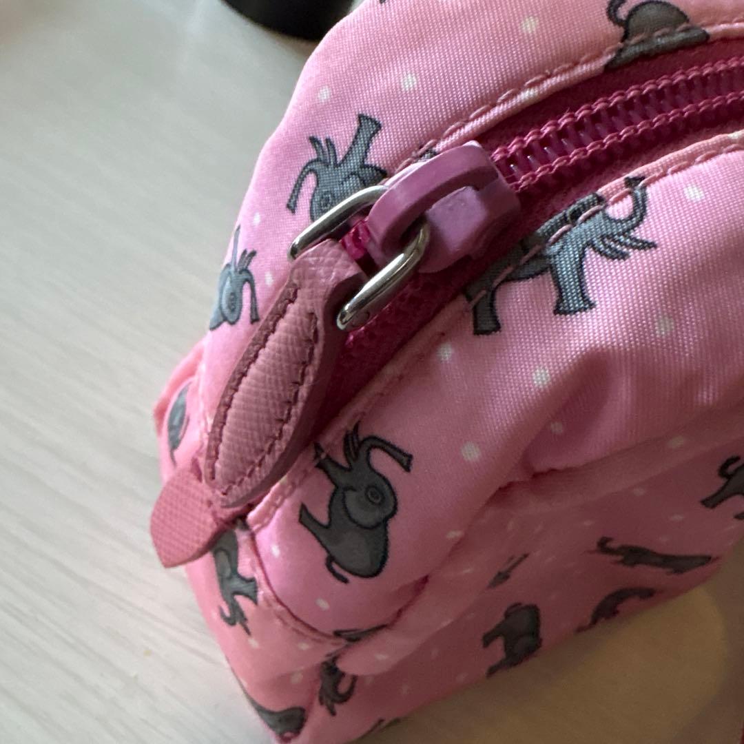 PRADAゾウ柄コスメポーチ