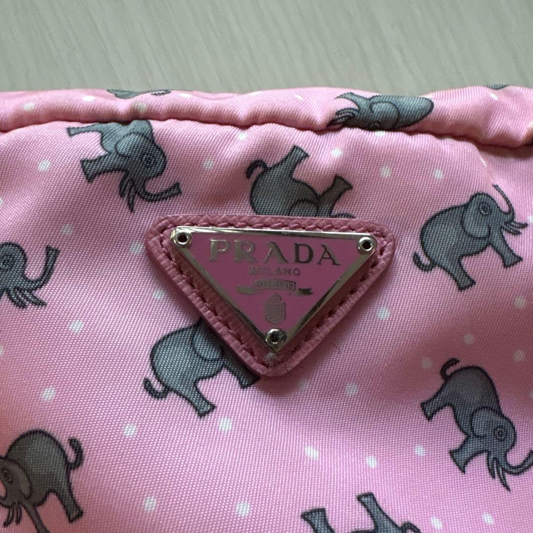 PRADAゾウ柄コスメポーチ