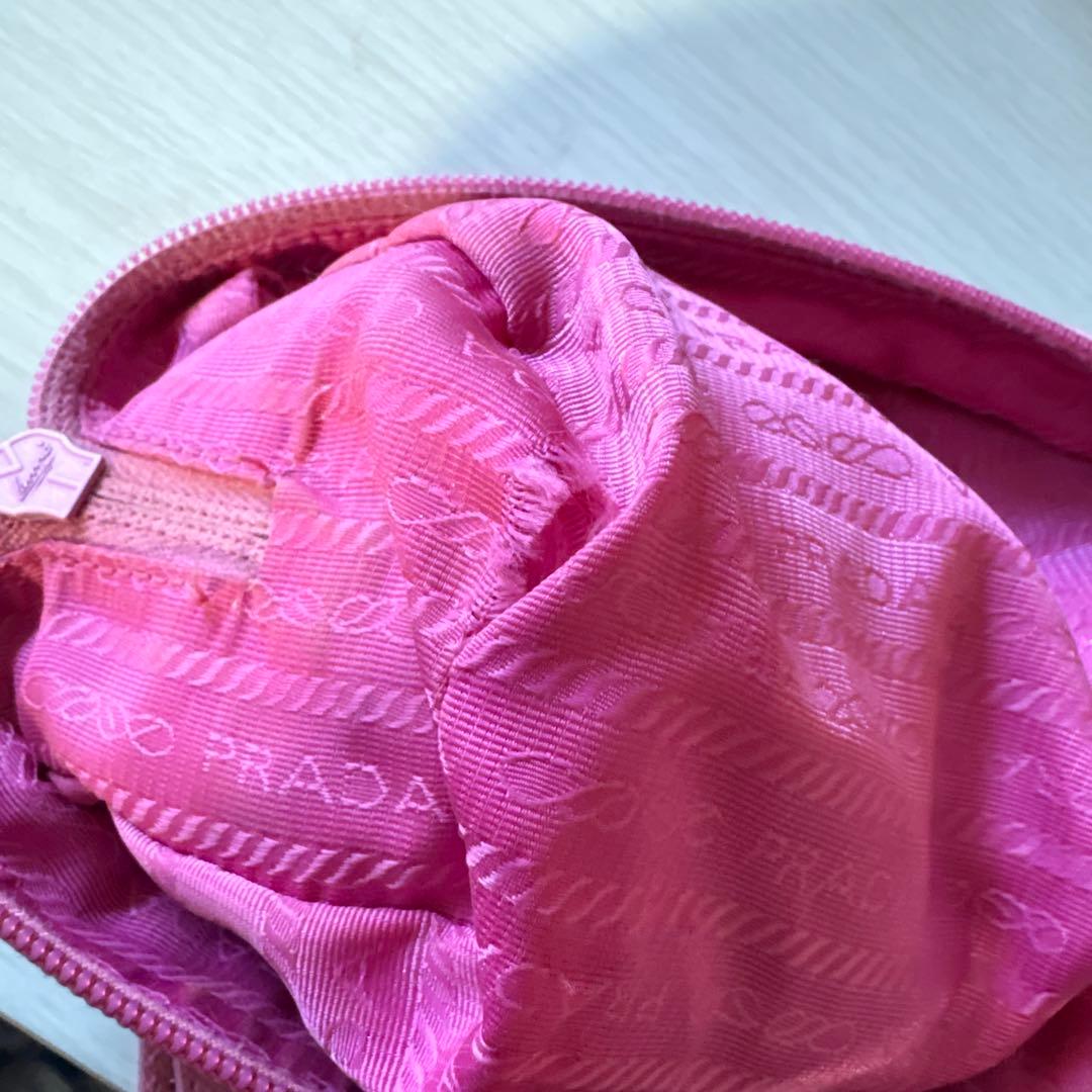 PRADAゾウ柄コスメポーチ