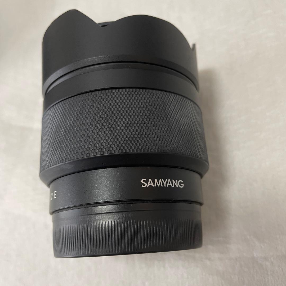 zv-e10 レンズ２個、グリップ 付き/SAMYANG 12mm F2.0 E