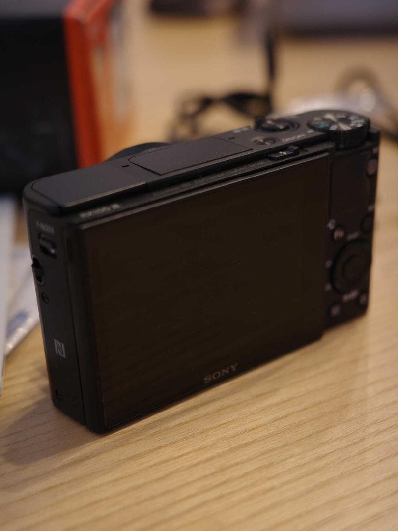 【美品】SONY コンパクトデジタルカメラ RX100 III 本体