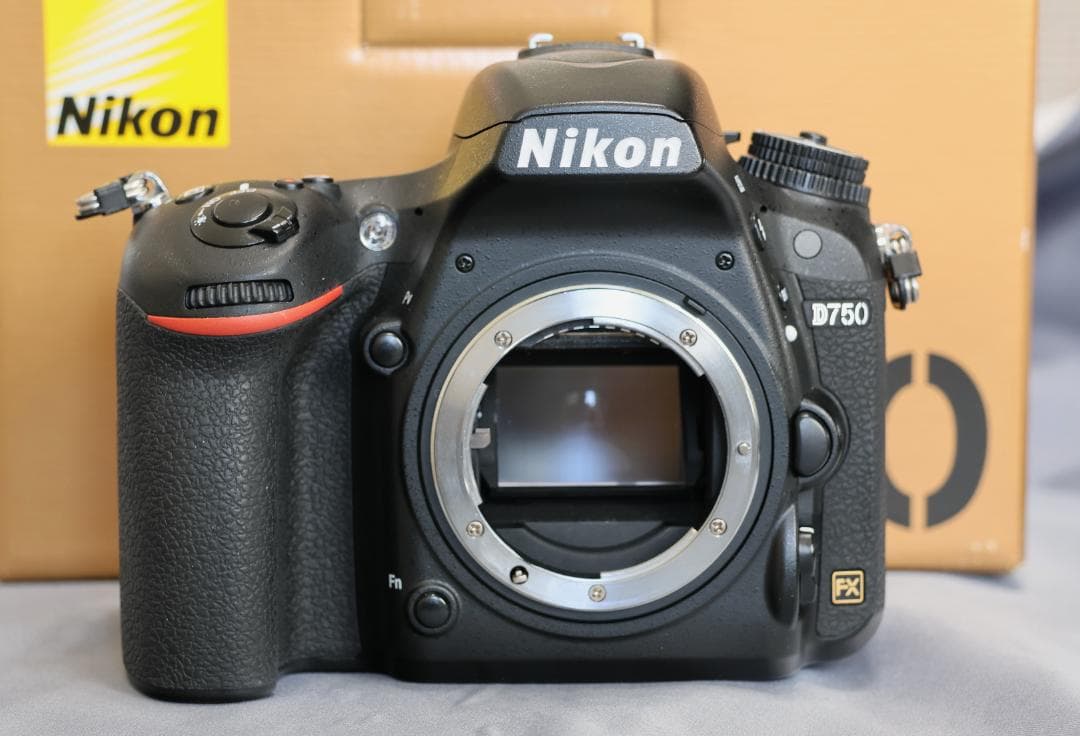美品 元箱付き ニコン Nikon D750 ショット数 24,000回