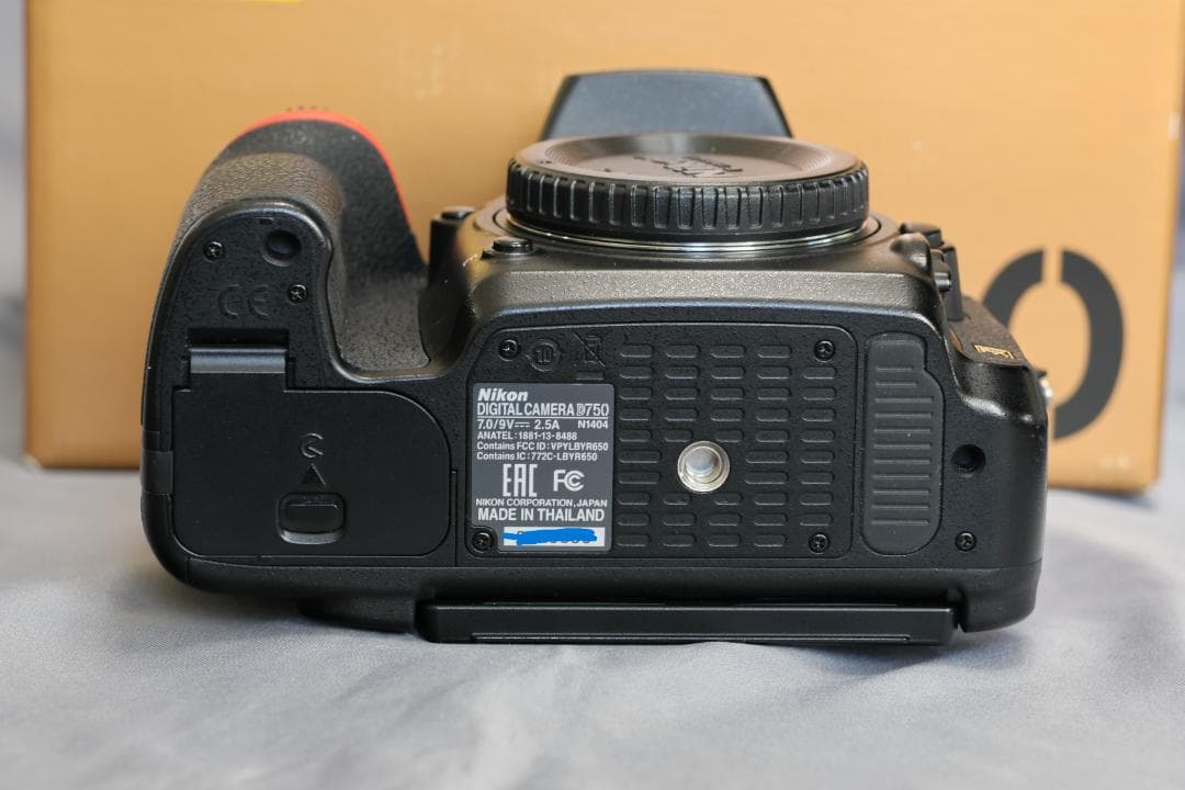 美品 元箱付き ニコン Nikon D750 ショット数 24,000回