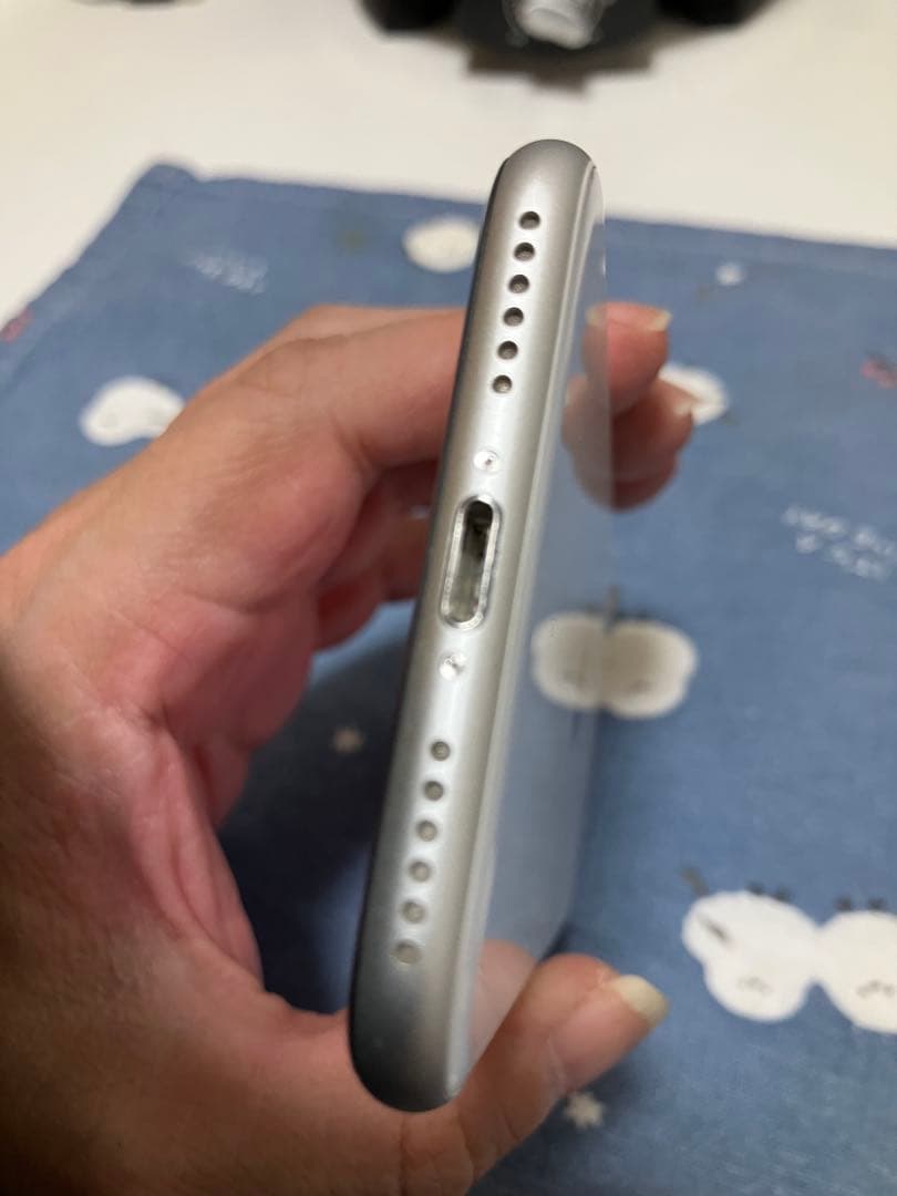 Apple iPhone SE 本体 第2世代 ホワイト 64GB