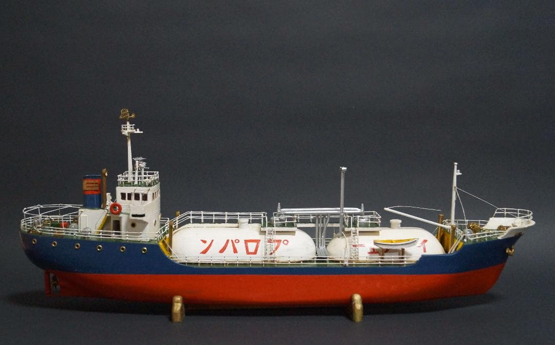 木製漆塗り 伊藤忠プロパン(イトチュー)LPG液化石油ガスタンカー模型プロパン船
