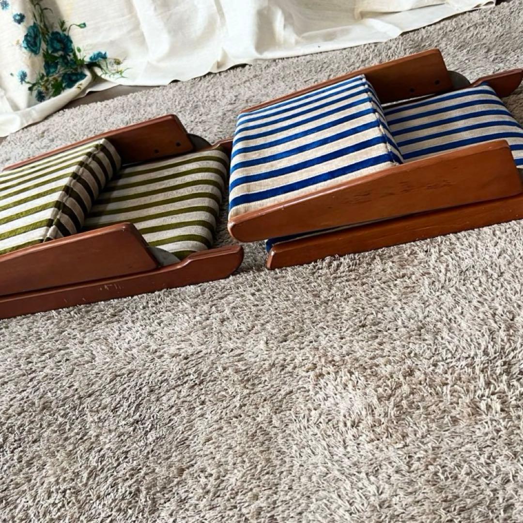 再度お値下げしました！ストライプデザイン折りたたみ座椅子2脚セット　昭和レトロ