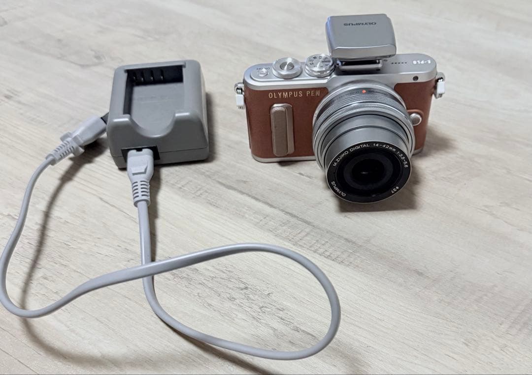 美品　OLYMPUS E−PL8 E-PL8 ミラーレス一眼レフ