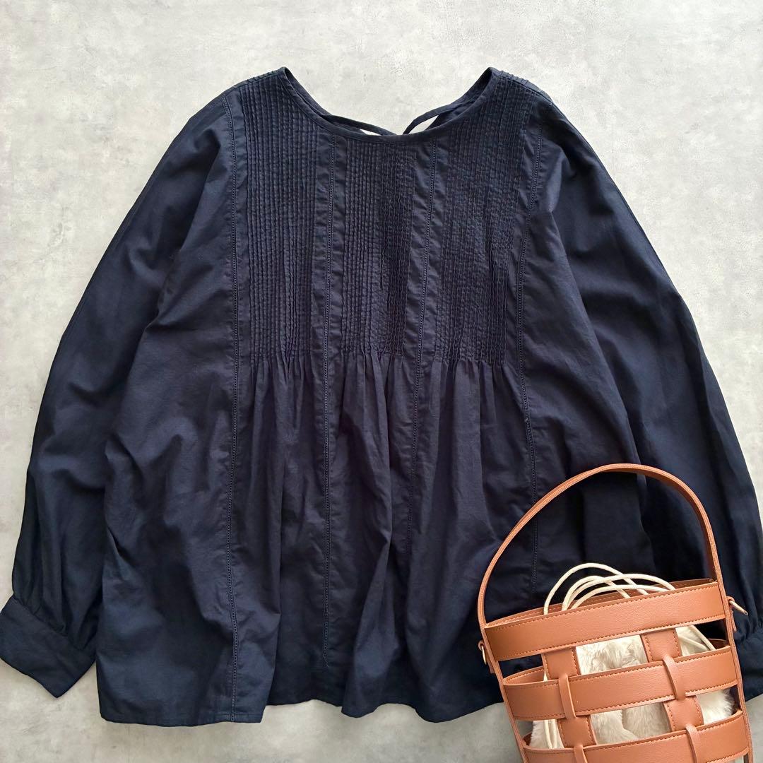 美品 かぐれ コットンドルマンピンタックブラウス 紺 ネイビー