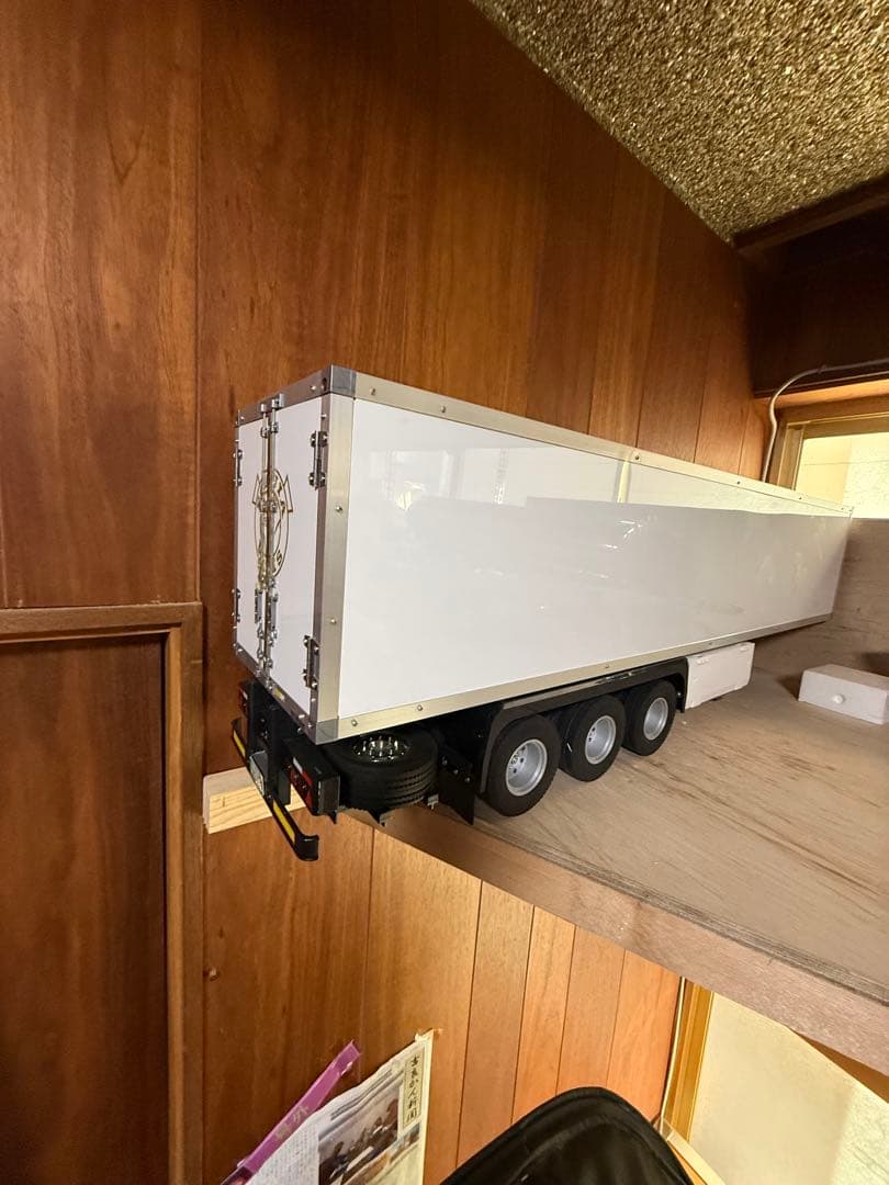 ラジコン冷凍トレーラー