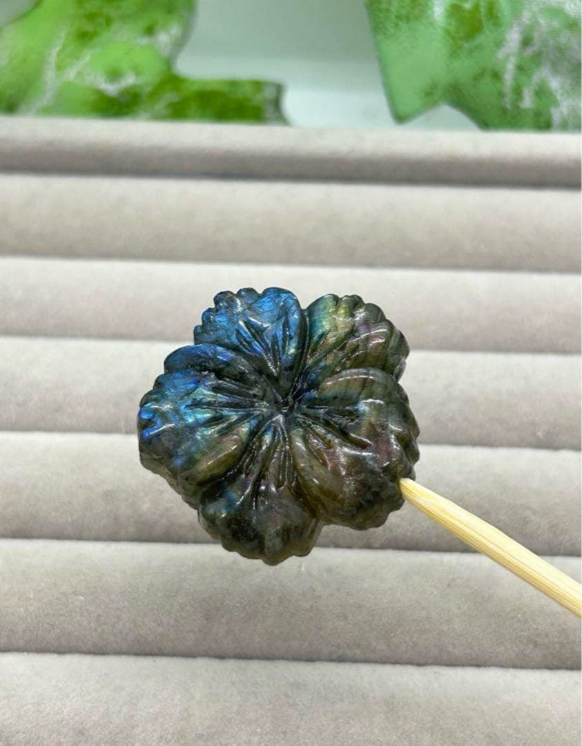 天然石ラブラドライト　蓮パーツ　No.1240