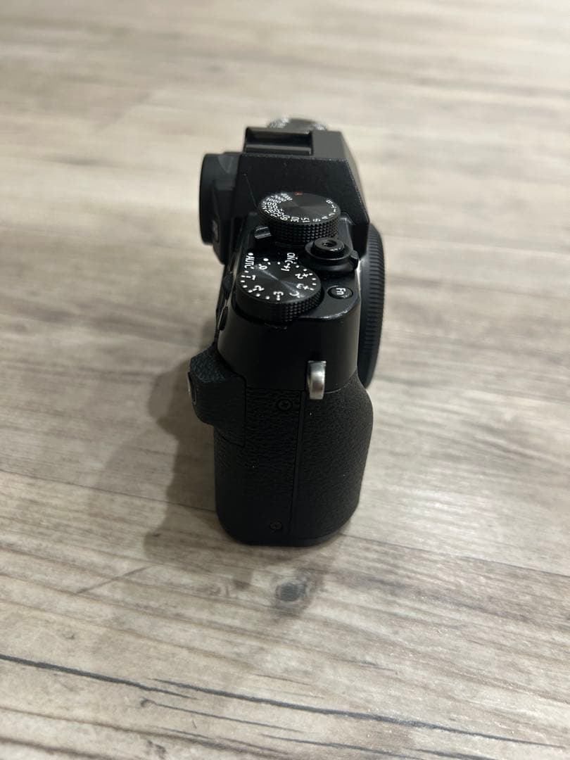 値下げ！【美品！ショット数100以下】X-T30 ブラック　ボディ