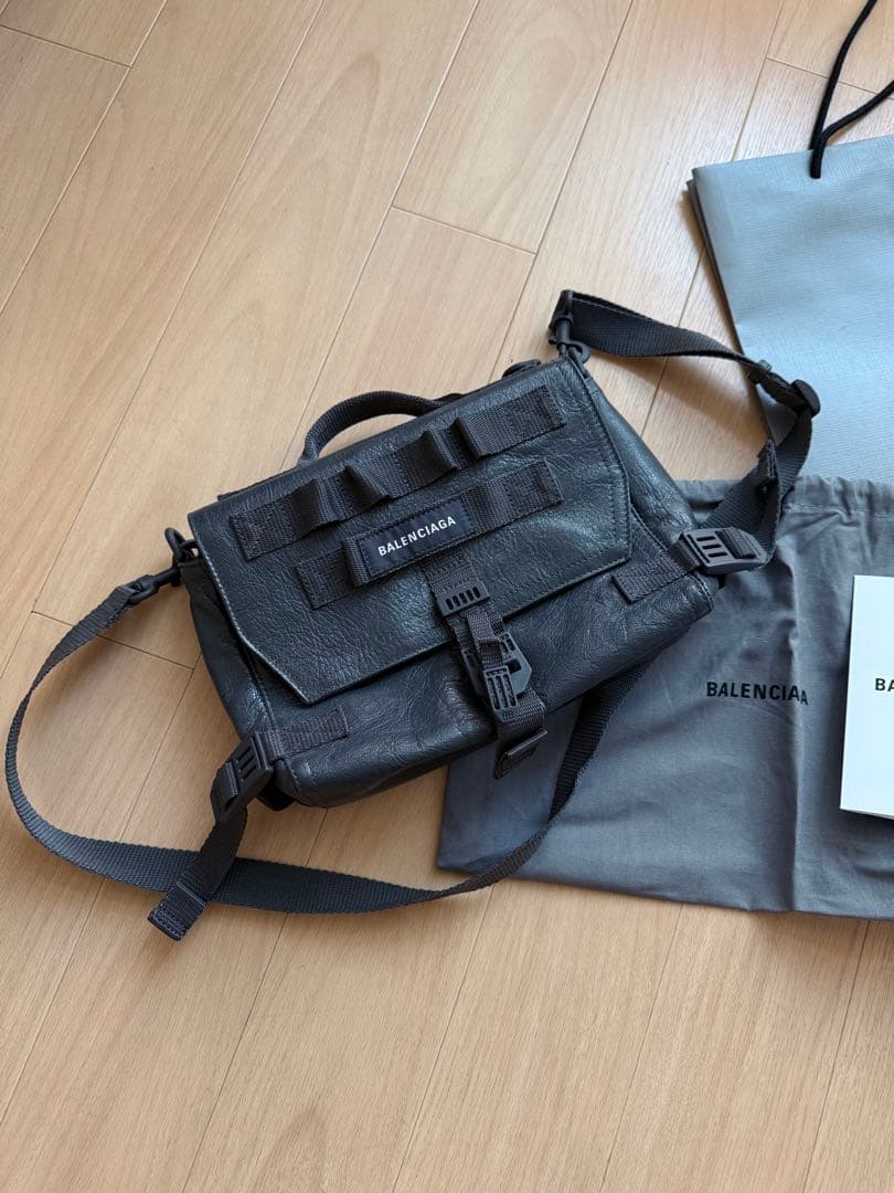 BALENCIAGA Armyメッセンジャーバッグ