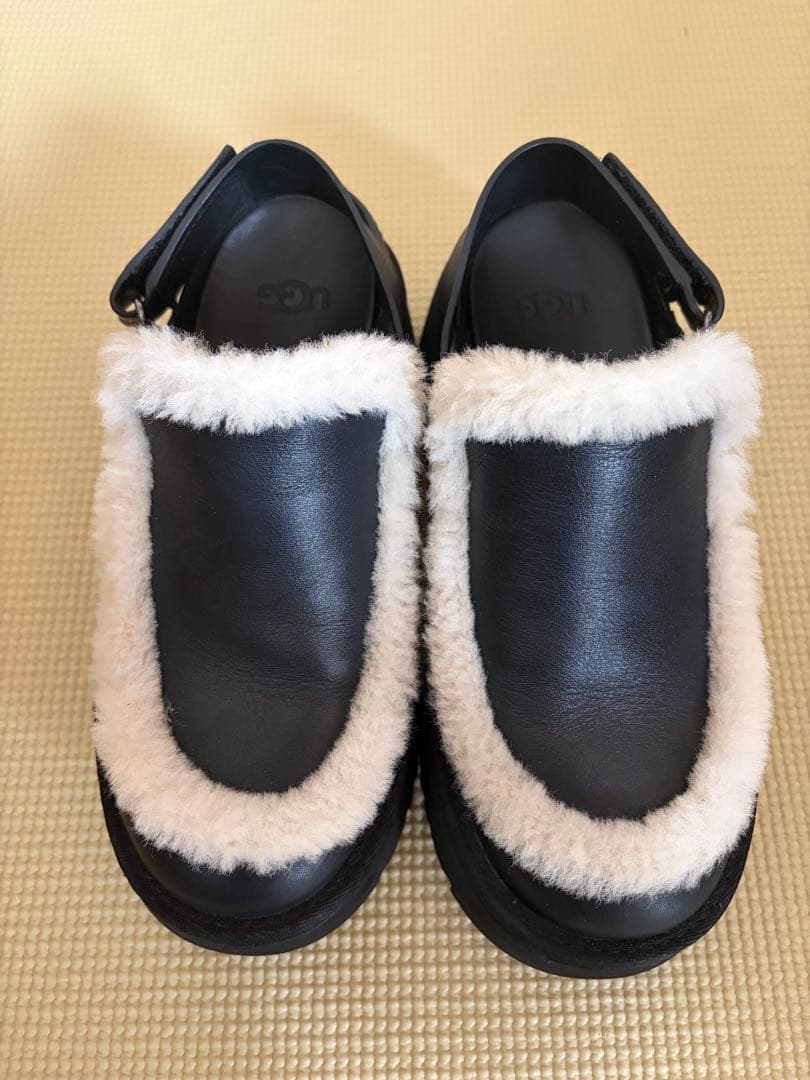 UGGアグ　Esmee Leather Clog