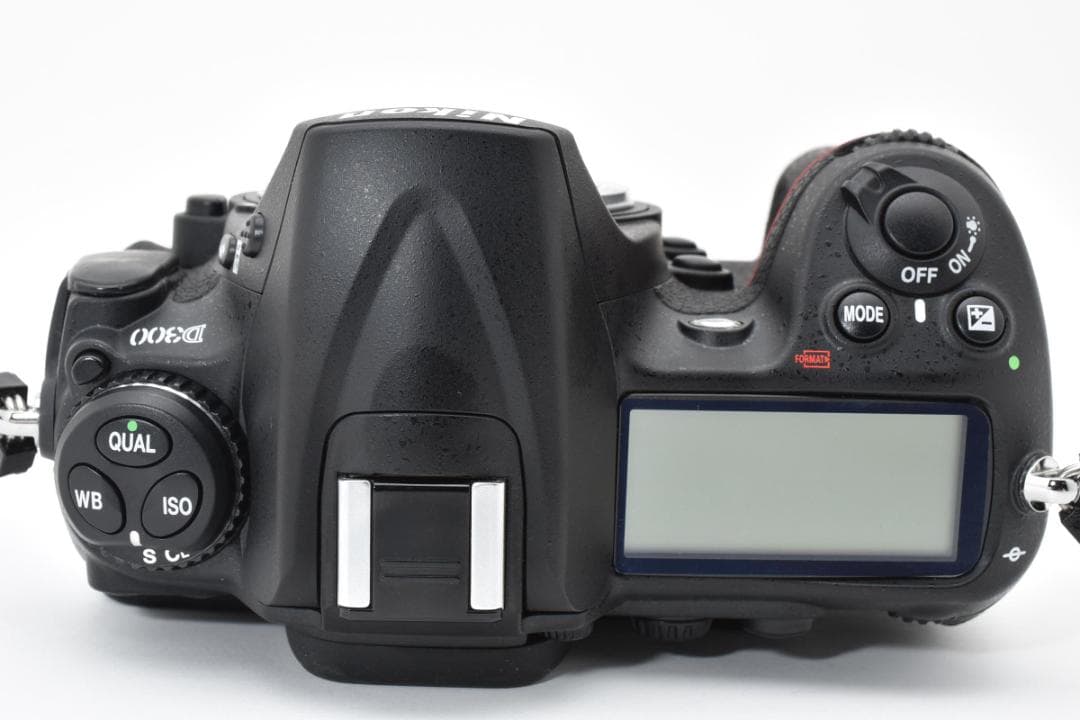 ■ 美品ショット数4037回 ■ ニコン Nikon D300 ボディ