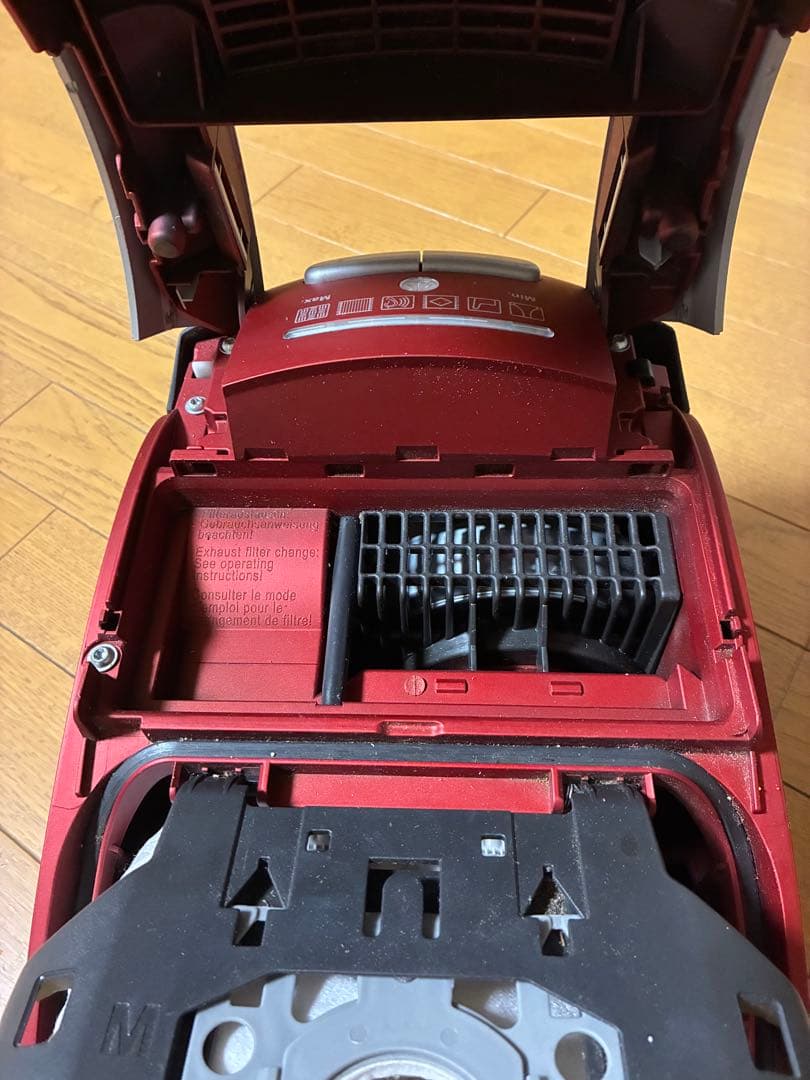 ドイツ製掃除機　Miele ミーレ　S4580 ダストバッグセット付き