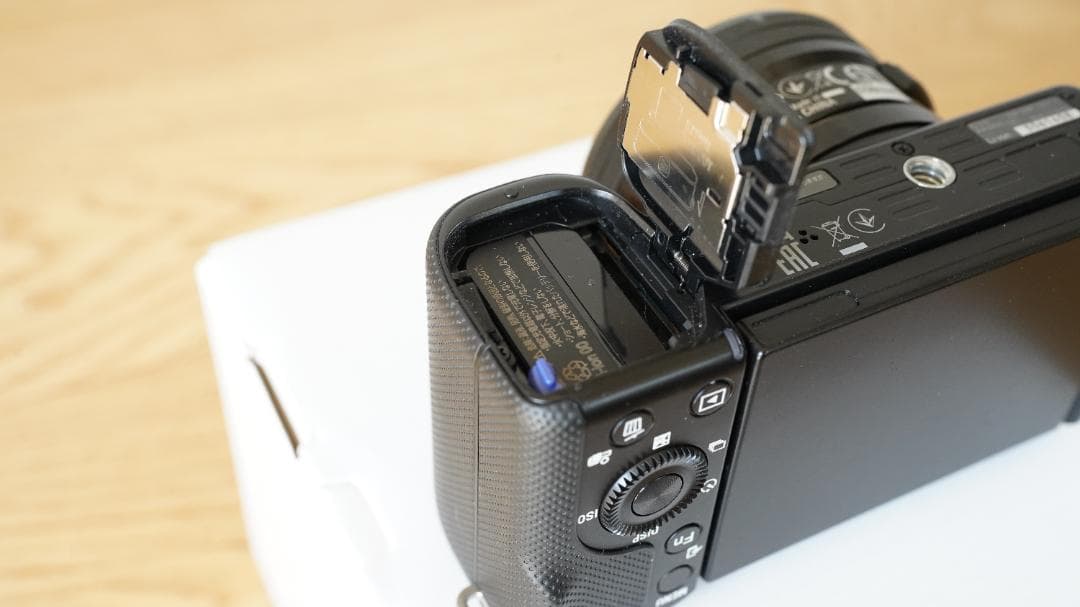 【値下げ】Sony ZV-E10パワーズームレンズキット＋チャージャーセット