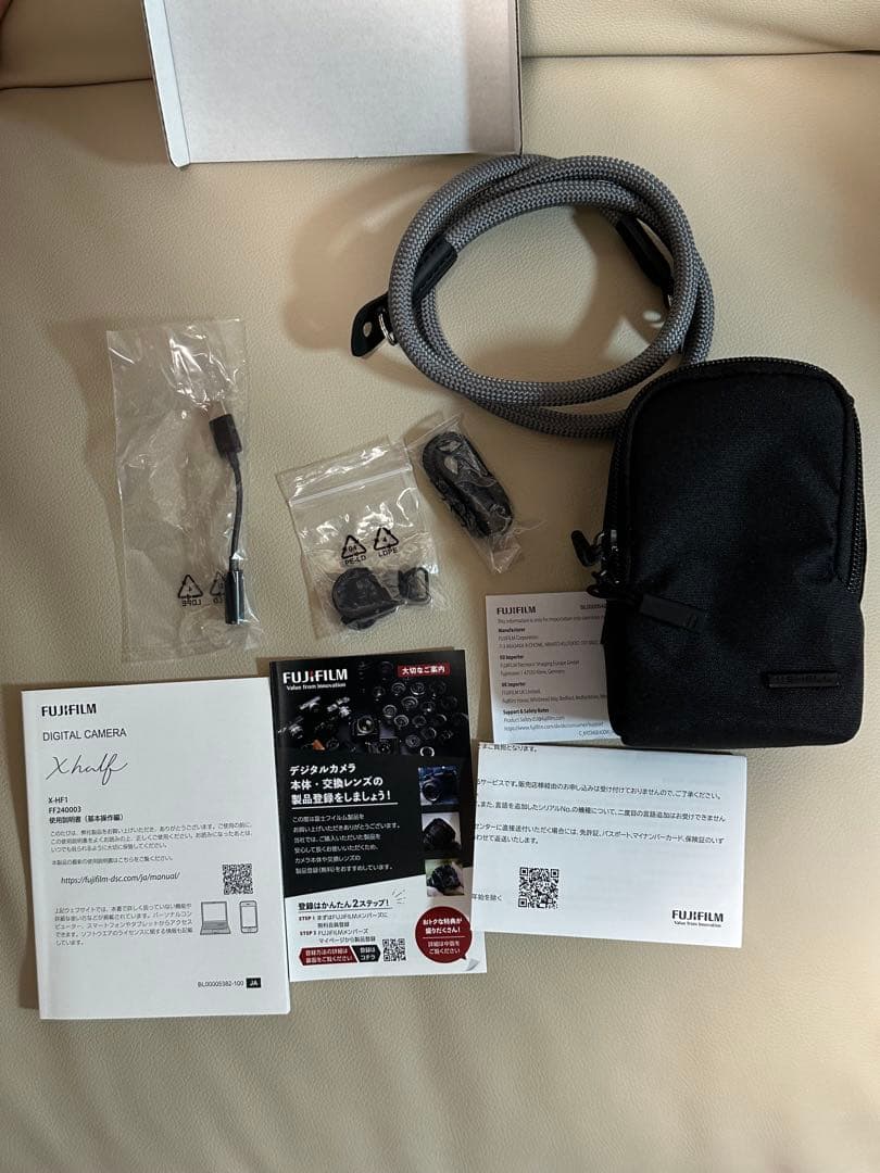 fujifilm x-half ブラック　中古美品　保護フィルムおまけ