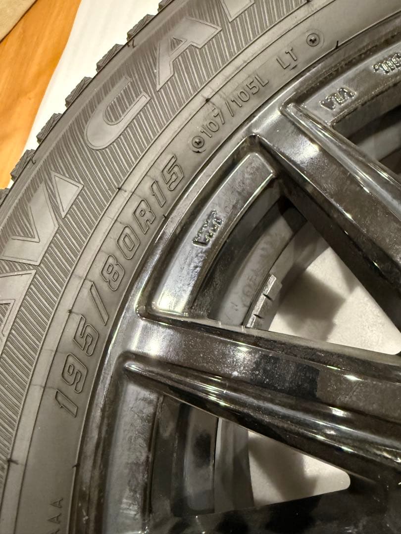 200系ハイエース用 国産 2024年製 スタッドレスタイヤ+SEIN SS