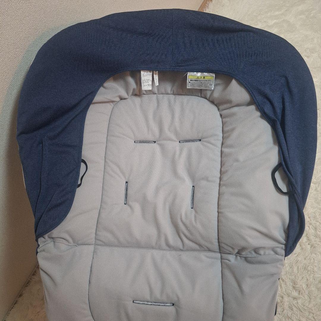 【美品】コンビ ネムリラ 4キャス 手動 ハイローチェア