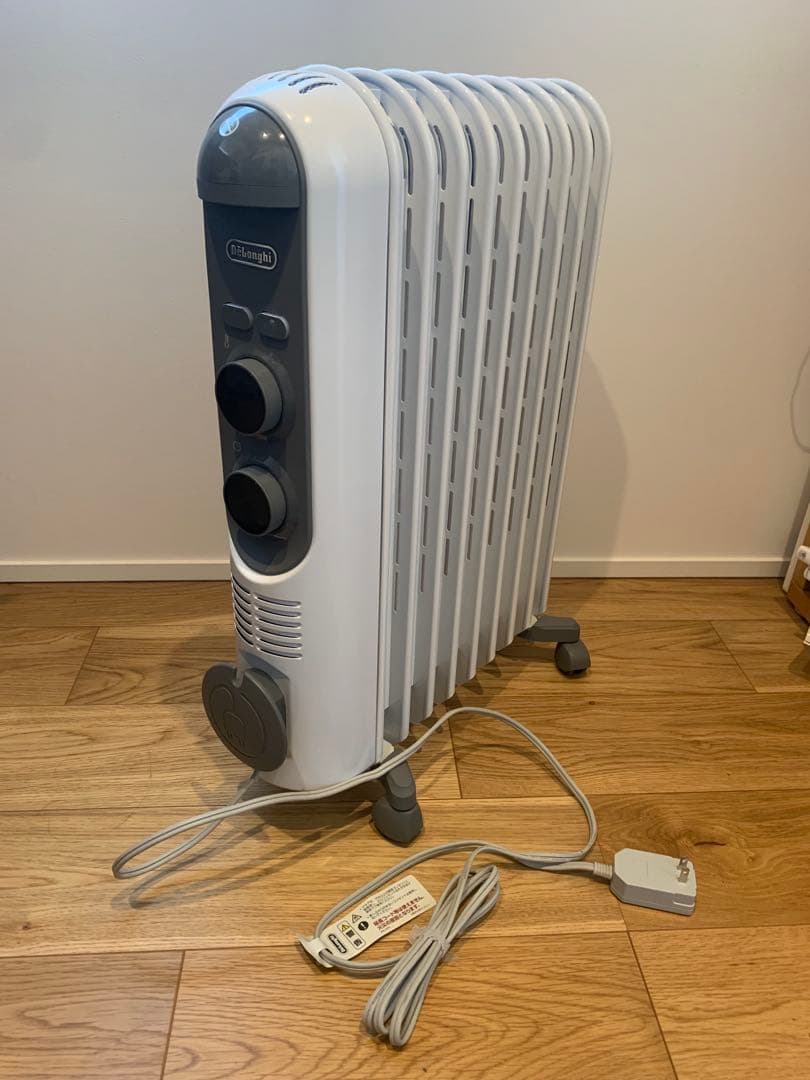 【1度使用】DeLonghi オイルヒーター　デロンギ　アミカルド